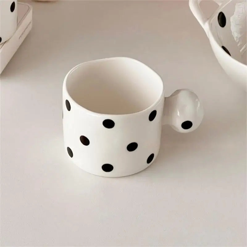 Hepburn black and white polka dot spherical irregular mug minimalist ceramic cup